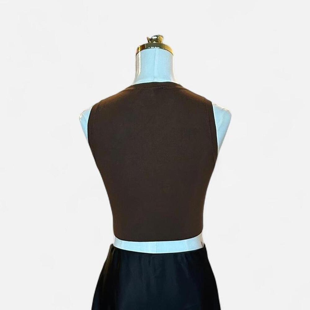 Chocolate brown Zara cropped crew neck knit crop top. - Picture 2 of 4